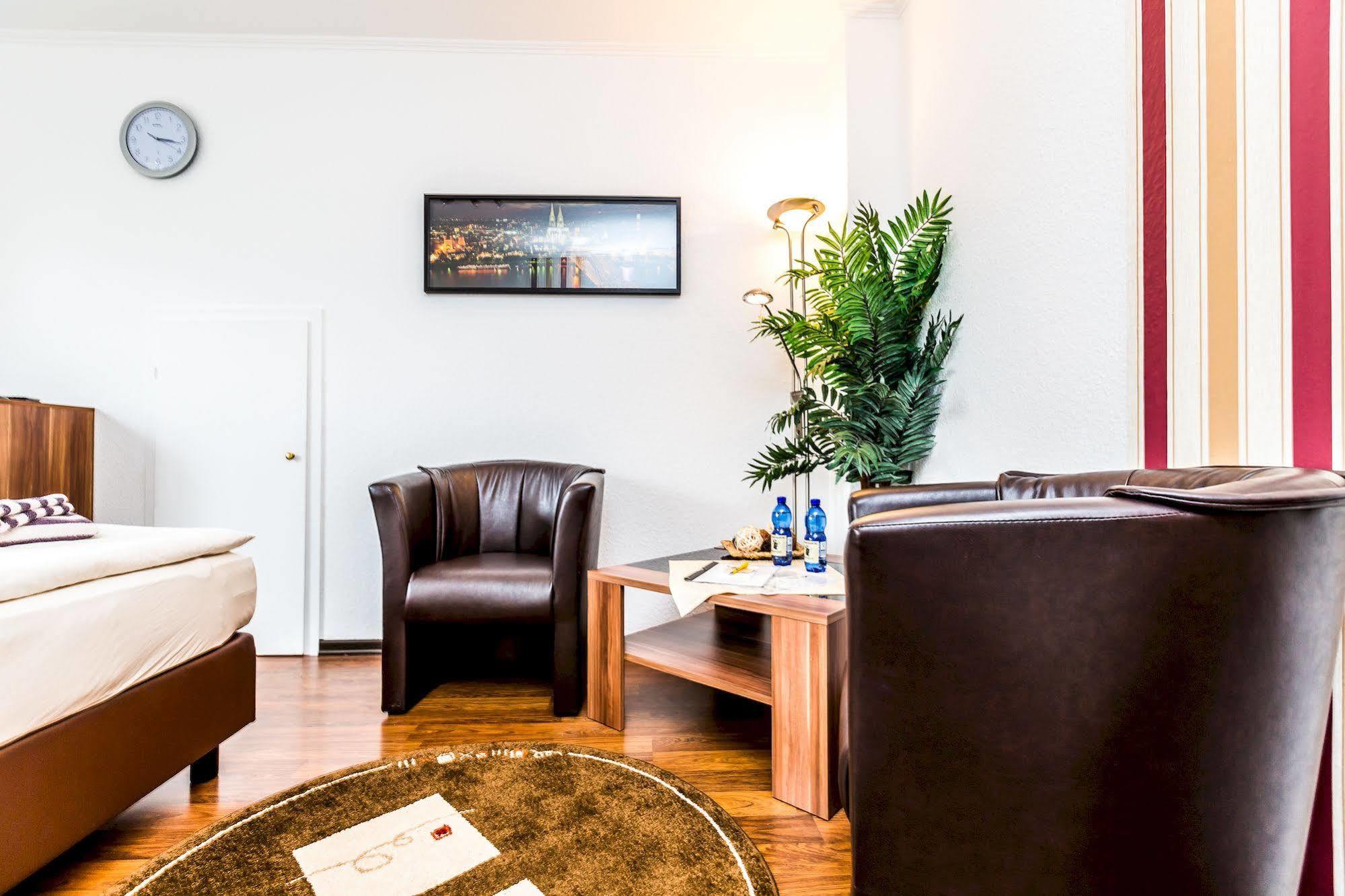 Hotel Schuetze Superior Hürth Eksteriør bilde
